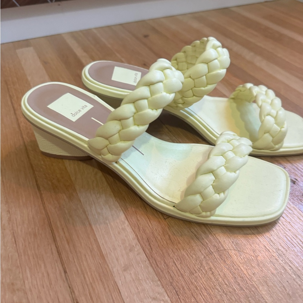 Dolce Vida Ronin Sandals in Lemon Cream Stella